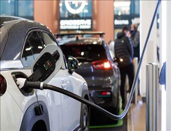 بریتانیا ۱۶هزار ایستگاه شارژ خودروی برقی راه‌اندازی می‌کند